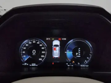 2019 Volvo XC90 с пробегом 72 705 км