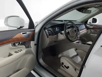 2019 Volvo XC90 с пробегом 72 705 км