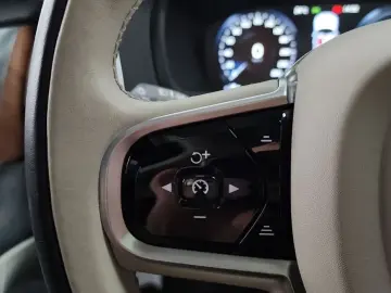 2019 Volvo XC90 с пробегом 72 705 км