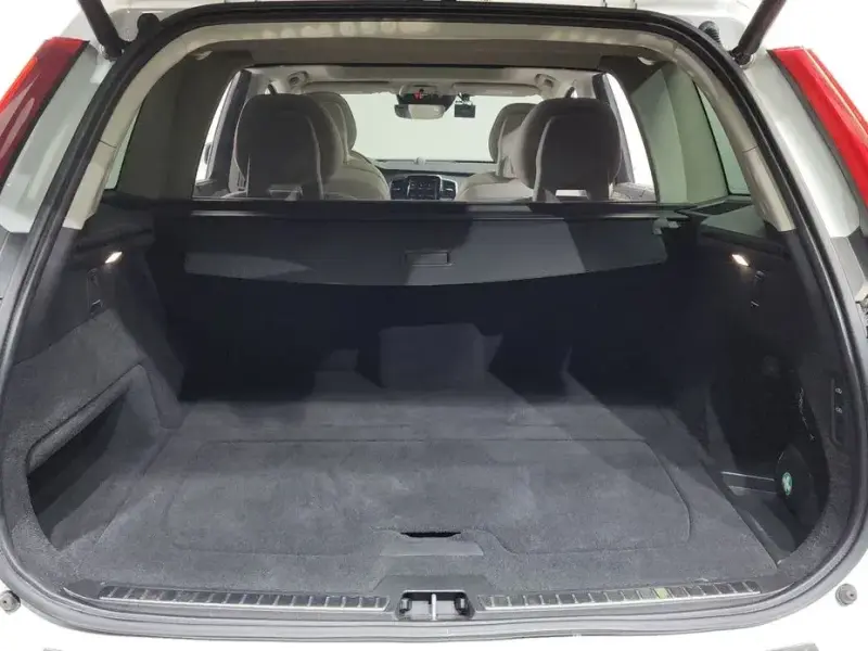 2019 Volvo XC90 с пробегом 72 705 км