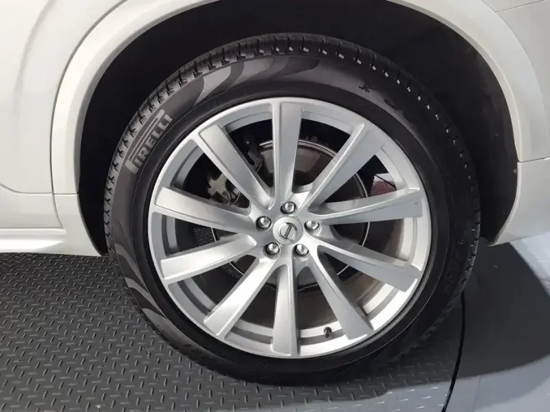 2019 Volvo XC90 с пробегом 72 705 км