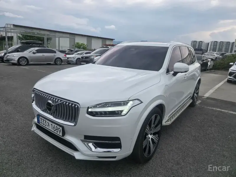 2023 Volvo XC90 с пробегом 22 000 км