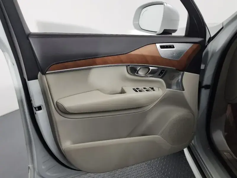 2019 Volvo XC90 с пробегом 72 705 км