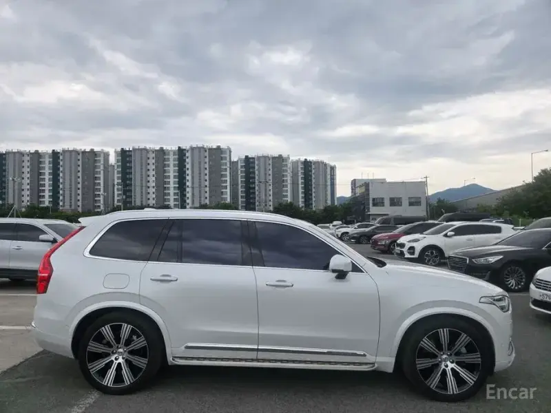 2023 Volvo XC90 с пробегом 22 000 км