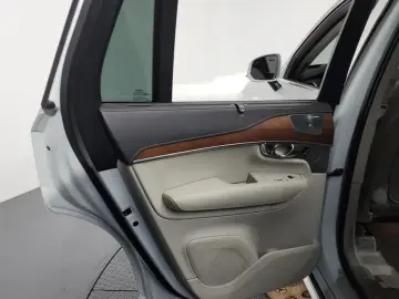 2019 Volvo XC90 с пробегом 72 705 км