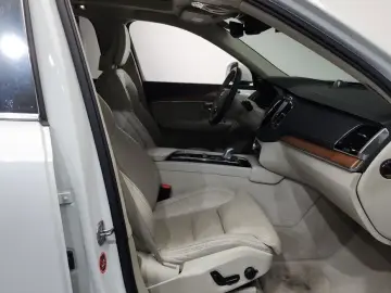 2019 Volvo XC90 с пробегом 72 705 км