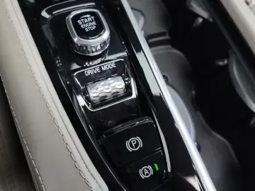2019 Volvo XC90 с пробегом 72 705 км