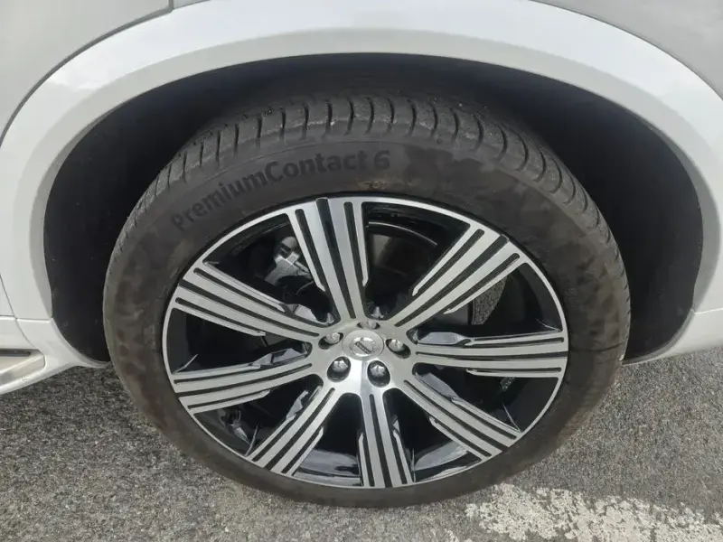 2023 Volvo XC90 с пробегом 22 000 км