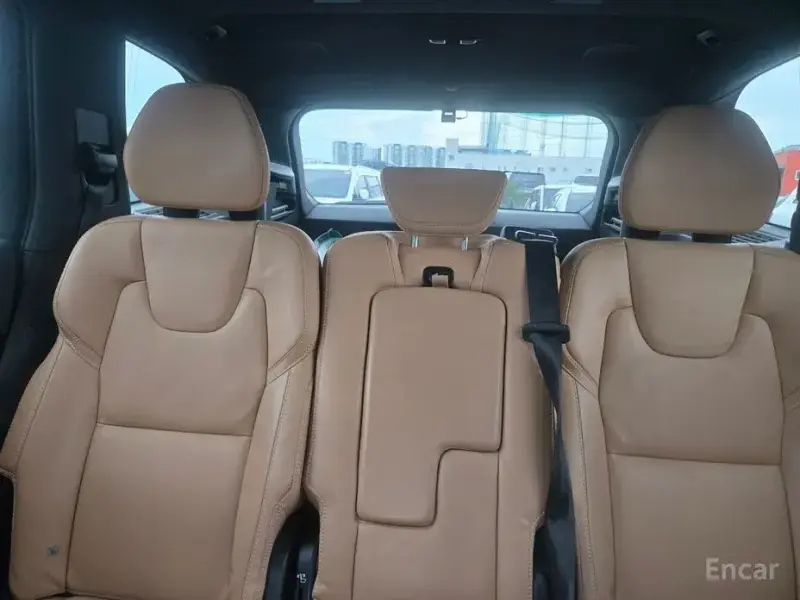 2023 Volvo XC90 с пробегом 22 000 км