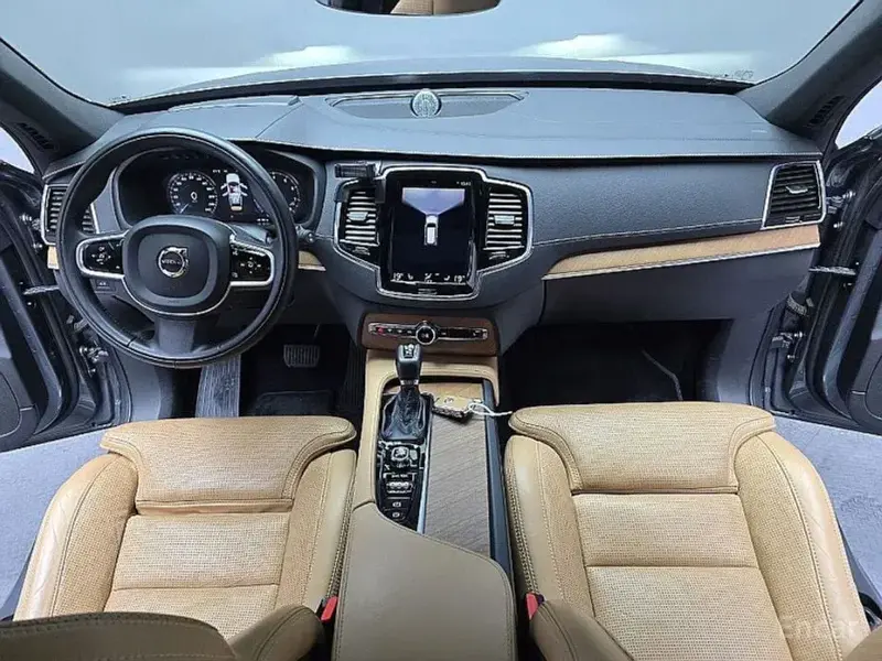 2019 Volvo XC90 с пробегом 100 178 км