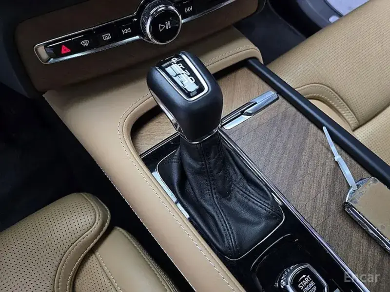 2019 Volvo XC90 с пробегом 100 178 км