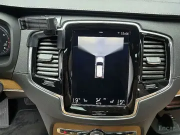 2019 Volvo XC90 с пробегом 100 178 км