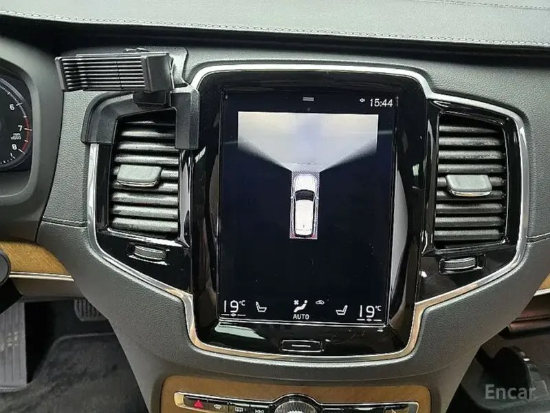 2019 Volvo XC90 с пробегом 100 178 км