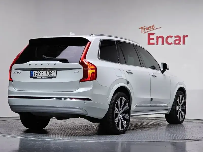 2022 Volvo XC90 с пробегом 30 027 км