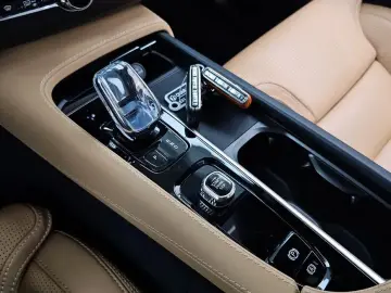 2022 Volvo XC90 с пробегом 30 027 км
