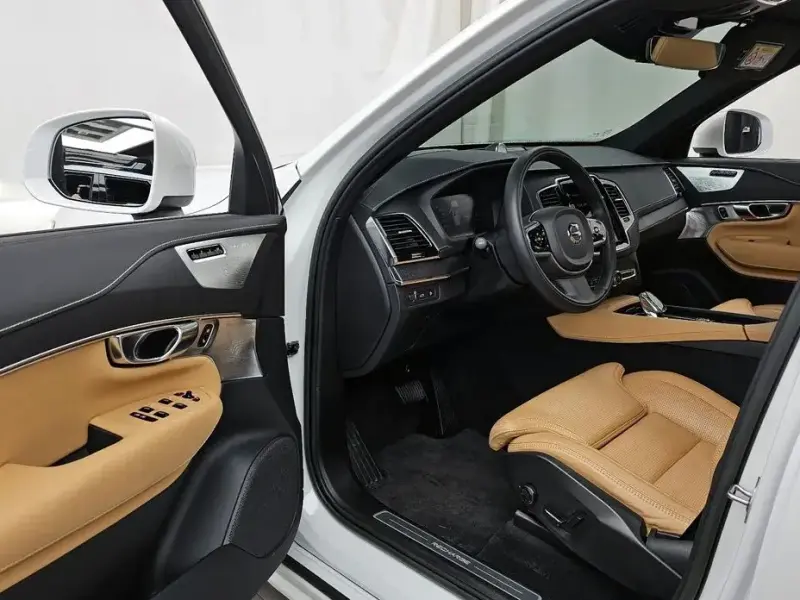2022 Volvo XC90 с пробегом 30 027 км