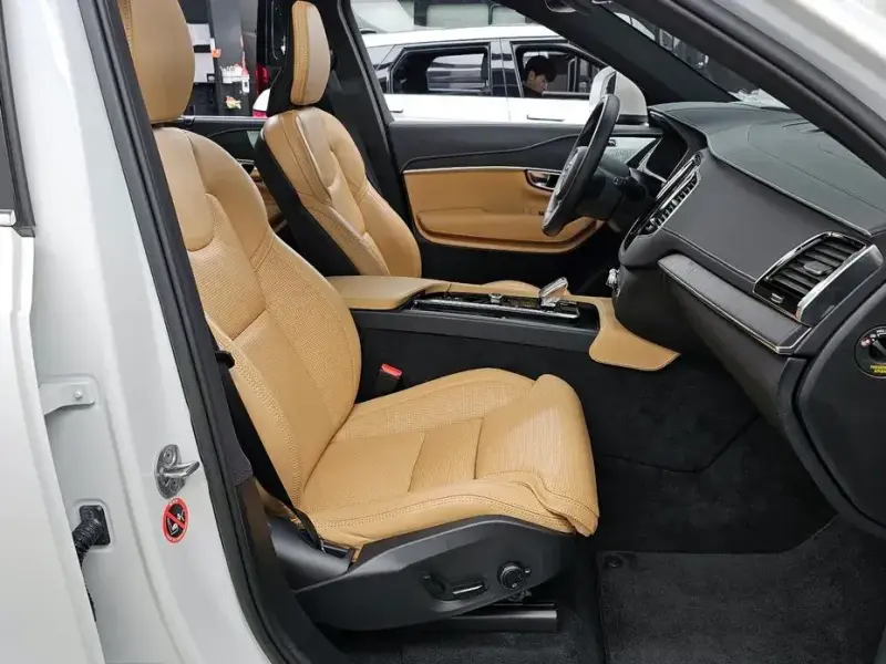 2022 Volvo XC90 с пробегом 30 027 км