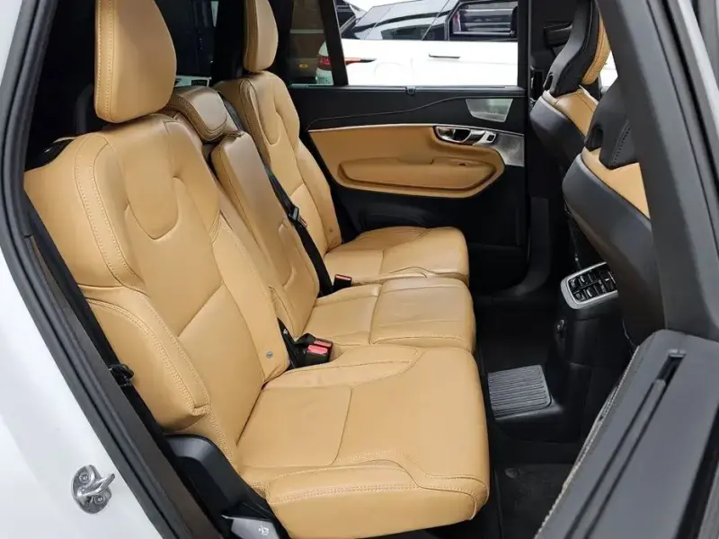 2022 Volvo XC90 с пробегом 30 027 км