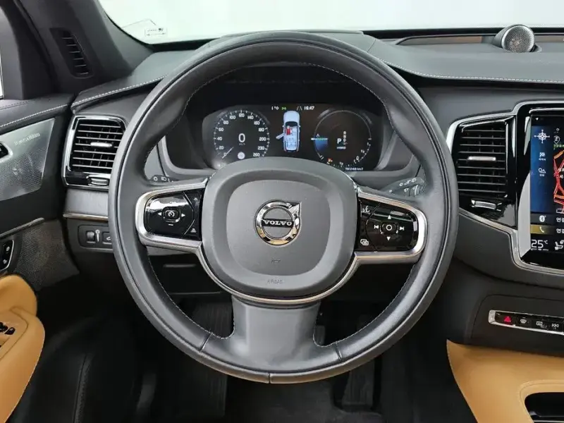 2022 Volvo XC90 с пробегом 30 027 км