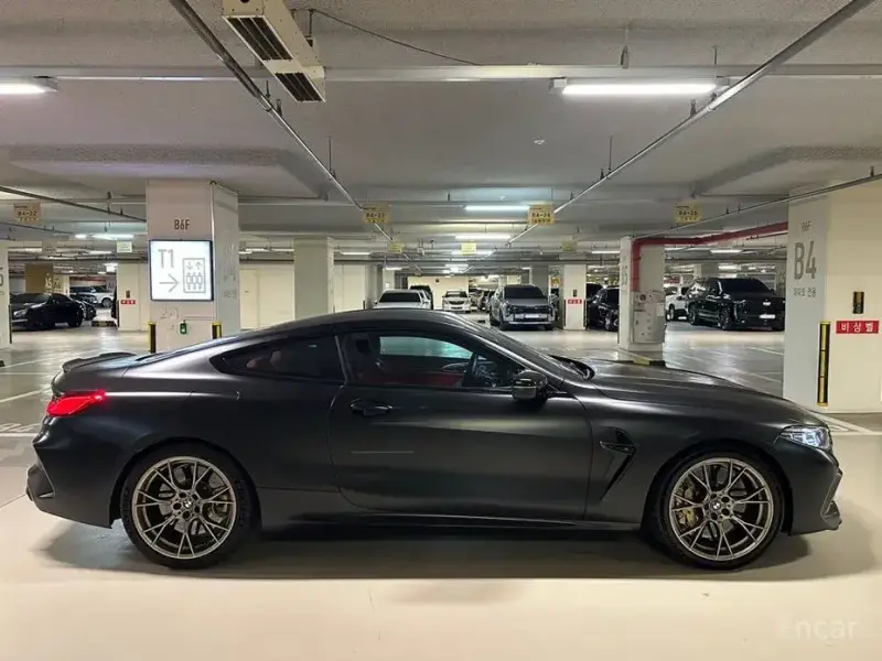 2020 BMW M8 с пробегом 14 000 км