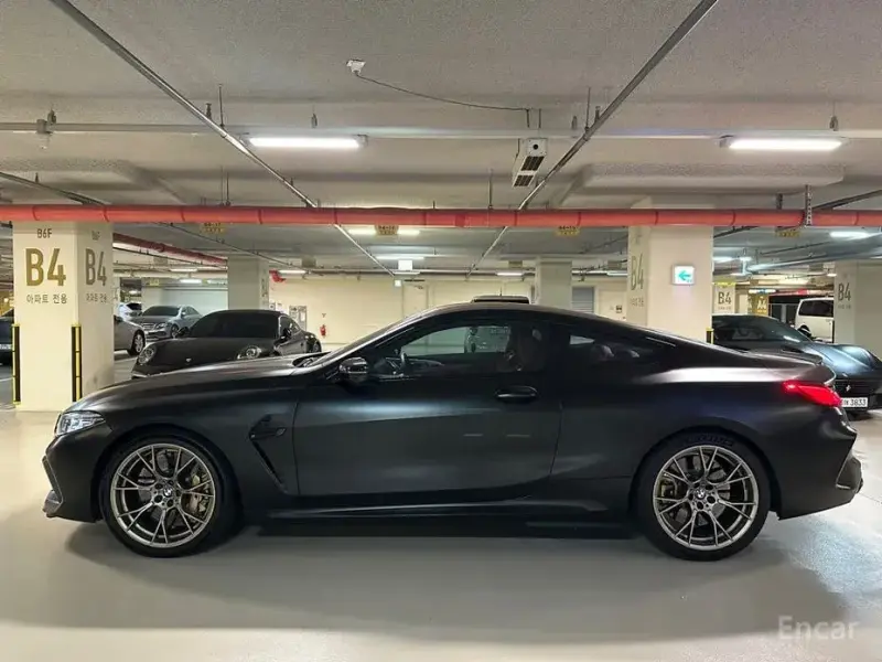 2020 BMW M8 с пробегом 14 000 км