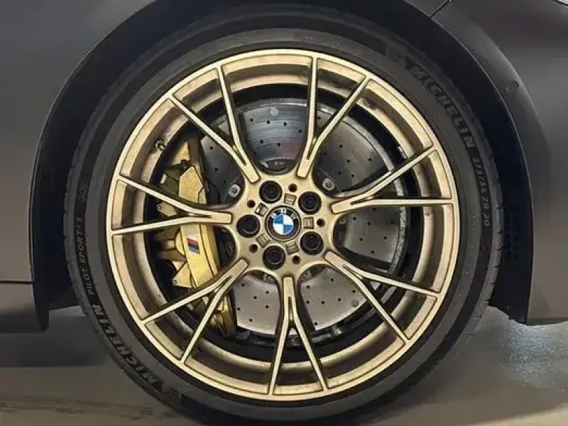 2020 BMW M8 с пробегом 14 000 км