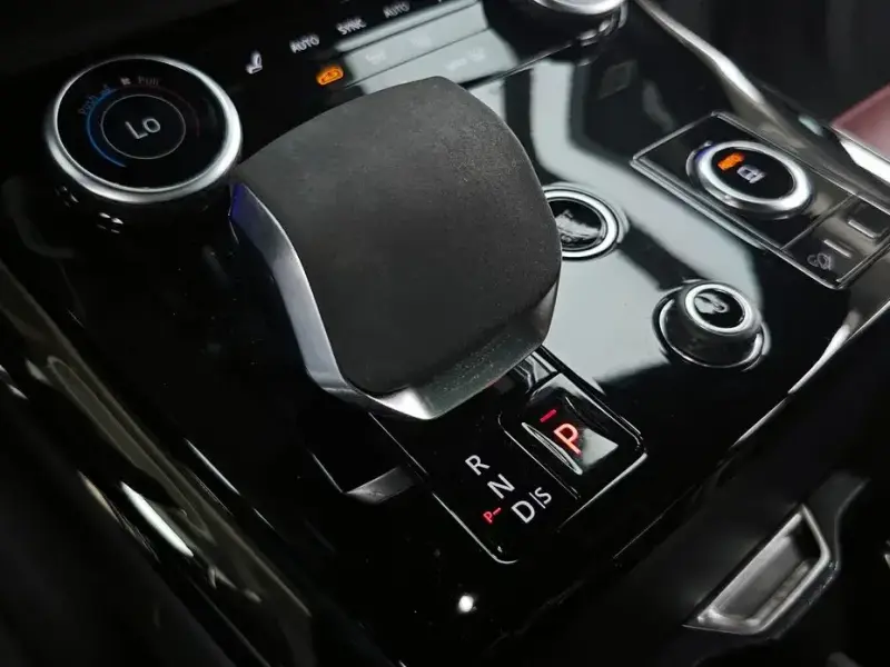 2023 Land Rover Range Rover Sport с пробегом 26 935 км