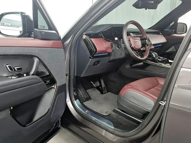 2023 Land Rover Range Rover Sport с пробегом 26 935 км