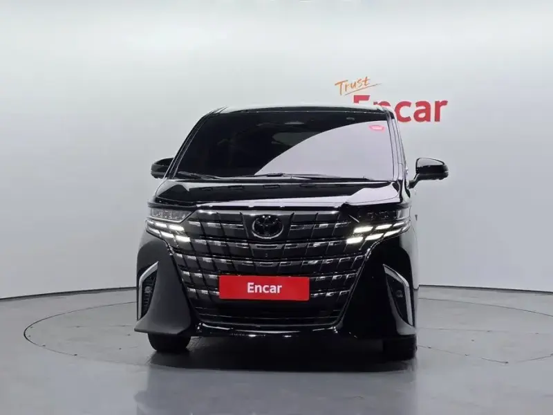 2024 Toyota Alphard с пробегом 21 006 км