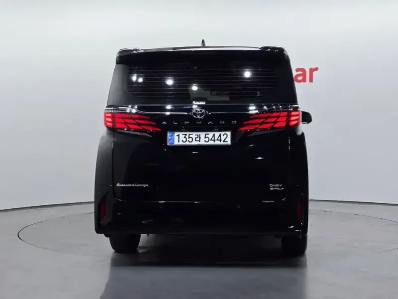 2024 Toyota Alphard с пробегом 21 006 км