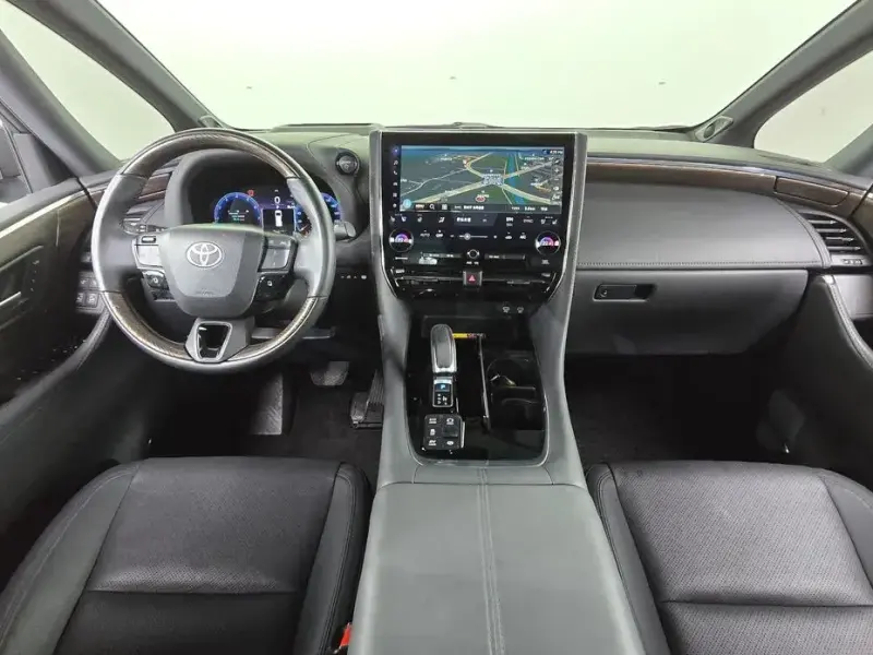 2024 Toyota Alphard с пробегом 21 006 км