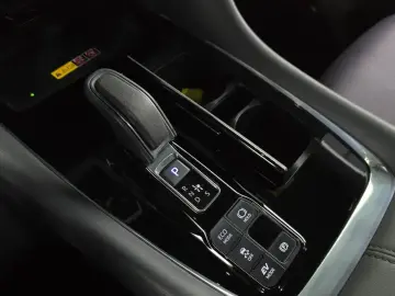 2024 Toyota Alphard с пробегом 21 006 км