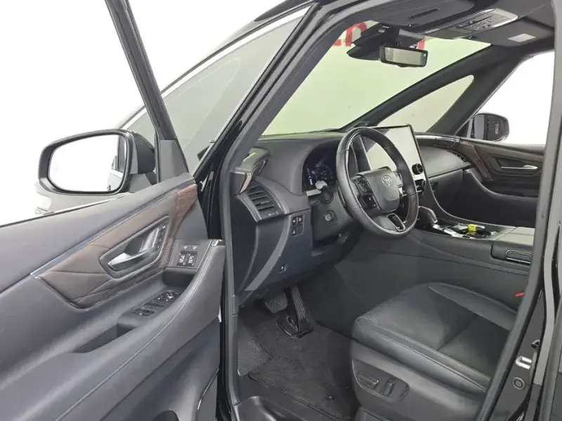 2024 Toyota Alphard с пробегом 21 006 км