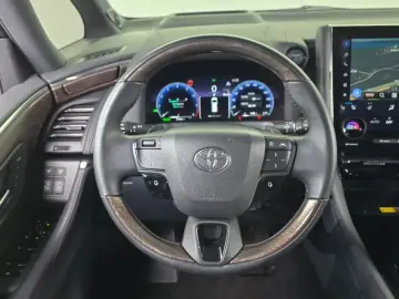 2024 Toyota Alphard с пробегом 21 006 км