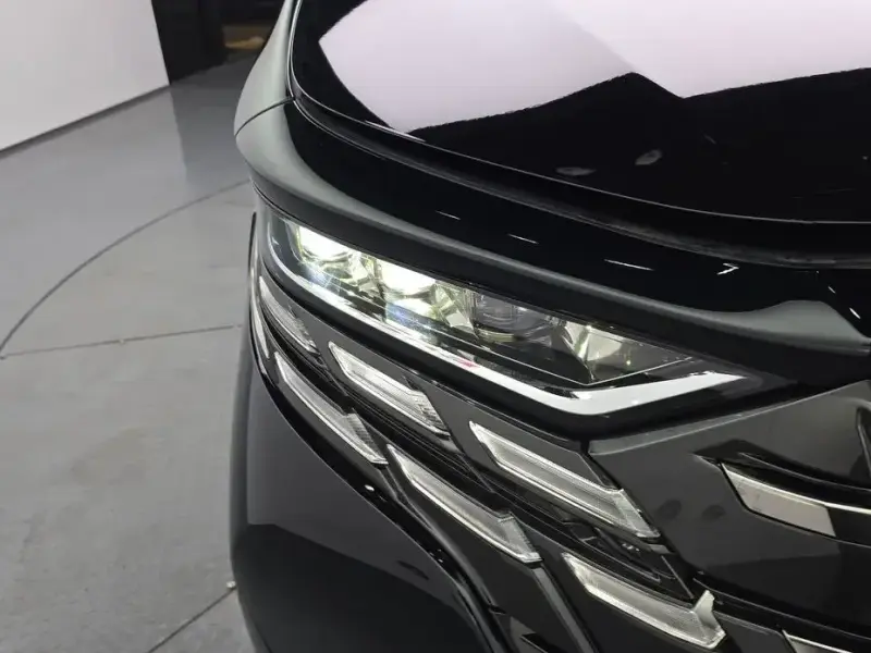 2024 Toyota Alphard с пробегом 21 006 км