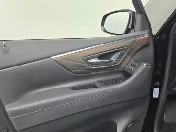 2024 Toyota Alphard с пробегом 21 006 км