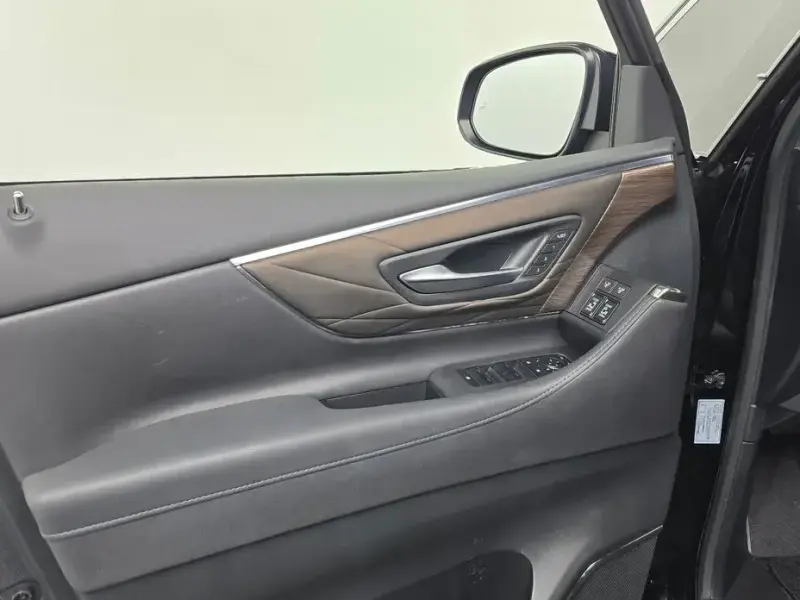 2024 Toyota Alphard с пробегом 21 006 км