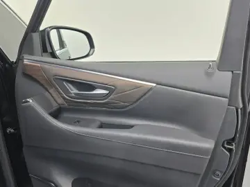 2024 Toyota Alphard с пробегом 21 006 км