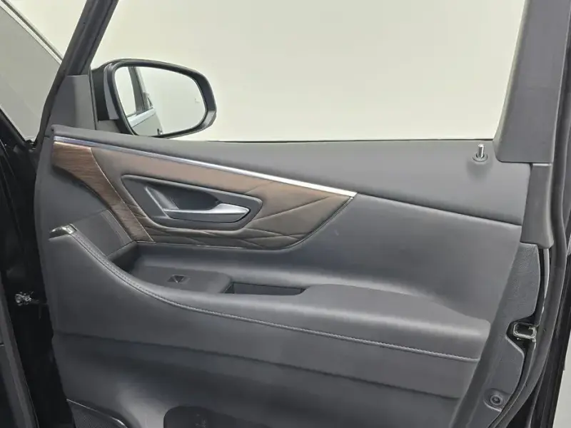 2024 Toyota Alphard с пробегом 21 006 км