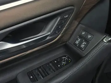 2024 Toyota Alphard с пробегом 21 006 км