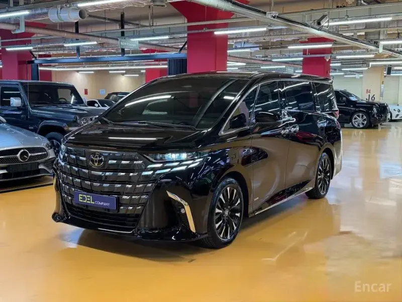2024 Toyota Alphard с пробегом 12 641 км