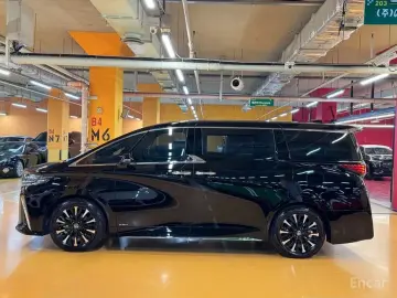 2024 Toyota Alphard с пробегом 12 641 км