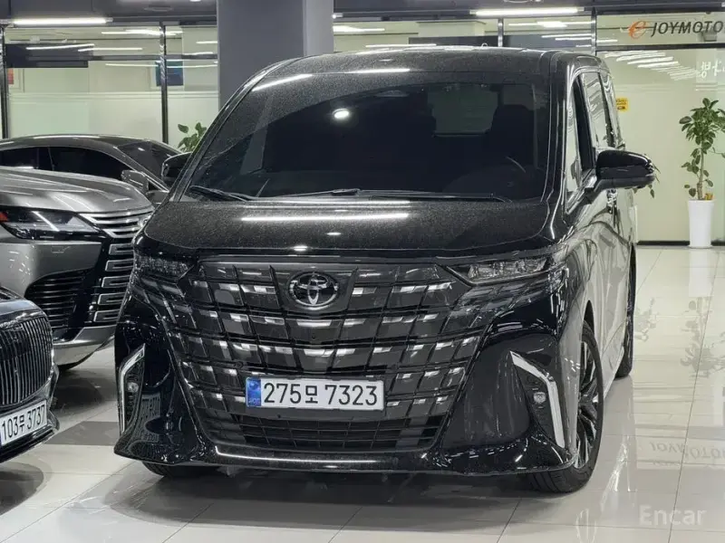 2024 Toyota Alphard с пробегом 8 900 км