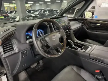 2024 Toyota Alphard с пробегом 8 900 км