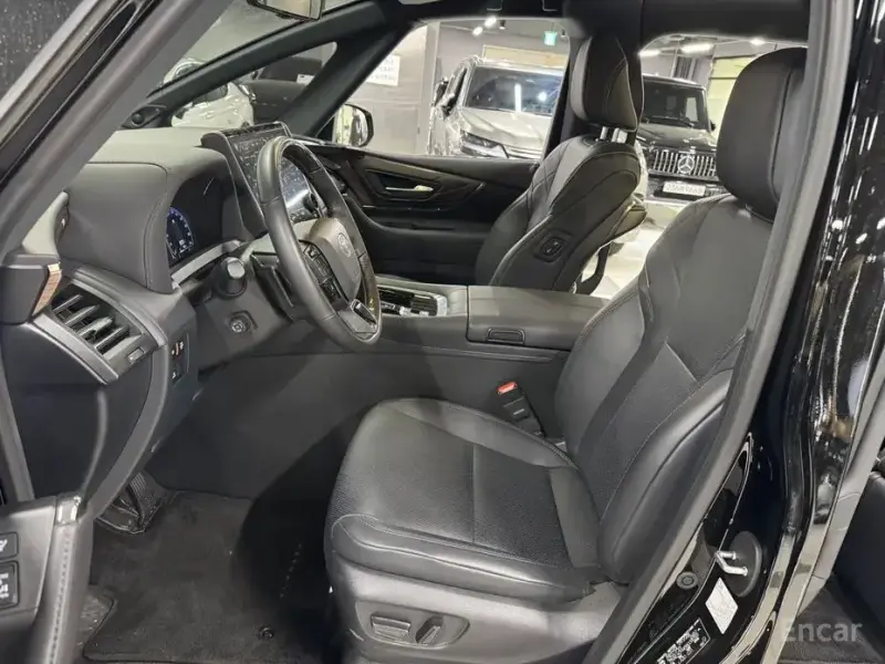 2024 Toyota Alphard с пробегом 8 900 км