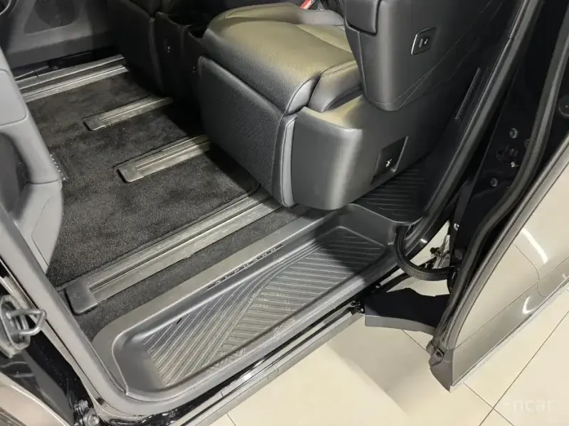 2024 Toyota Alphard с пробегом 8 900 км