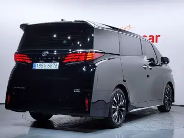 2024 Toyota Alphard с пробегом 9 518 км