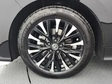 2024 Toyota Alphard с пробегом 9 518 км