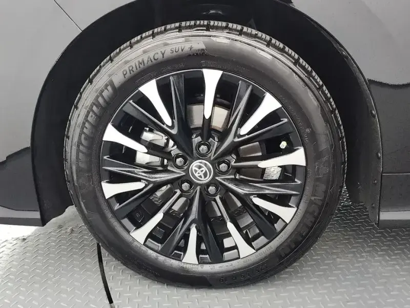 2024 Toyota Alphard с пробегом 9 518 км