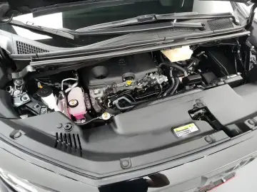 2024 Toyota Alphard с пробегом 9 518 км